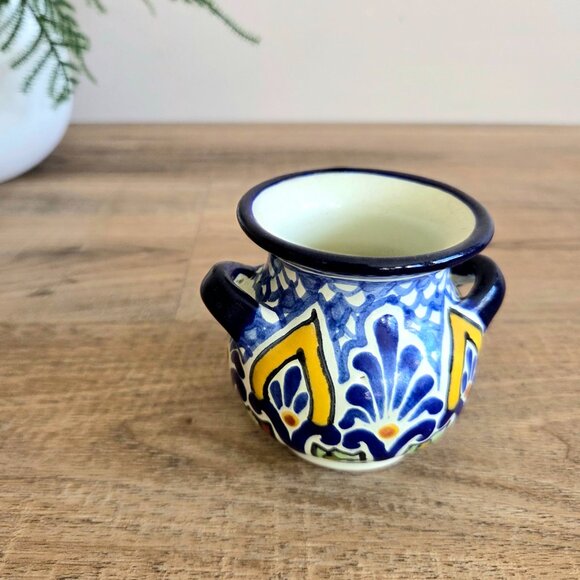 Small vintage hand painted Mexican terracotta/ceramic Talavera bud vase. - Picture 3 of 7